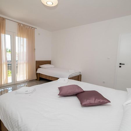 Apartments Zora 塞利讷 客房 照片